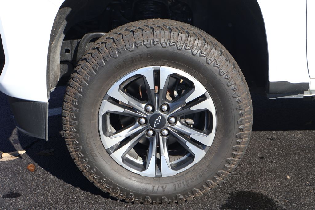 Thumbnail: 2021 Chevrolet Colorado - 13