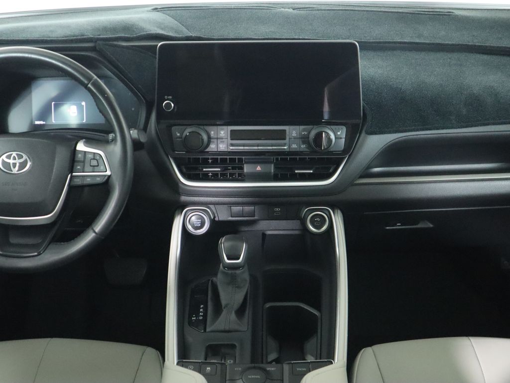 Thumbnail: 2024 Toyota Grand Highlander - 14