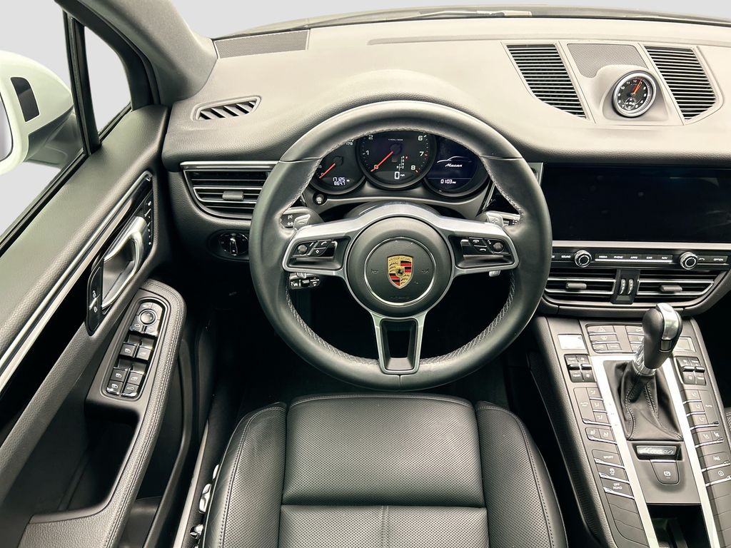 Thumbnail: 2020 Porsche Macan - 13