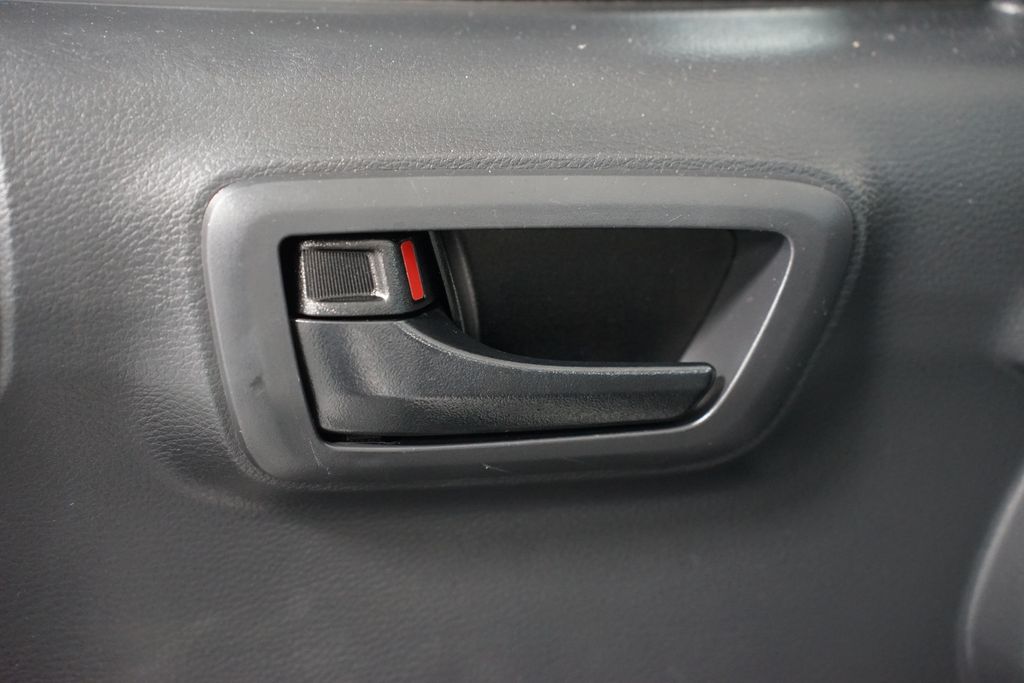 Thumbnail: 2023 Toyota Tacoma - 32