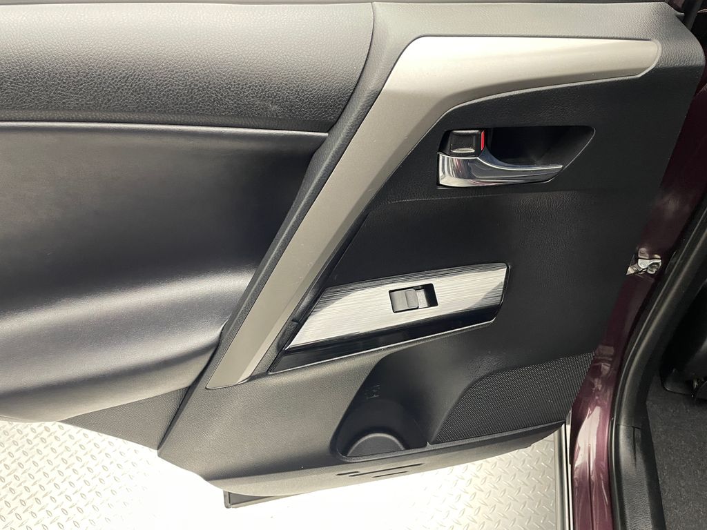 Thumbnail: 2017 Toyota RAV4 - 30