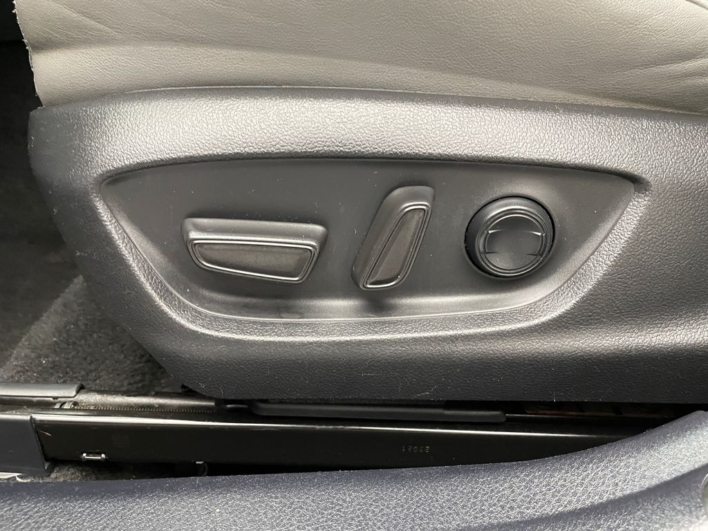 Thumbnail: 2022 Toyota Avalon - 14