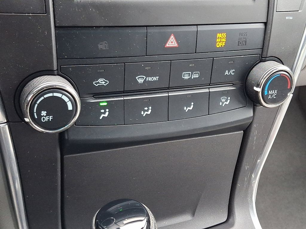 Thumbnail: 2015 Toyota Camry - 15