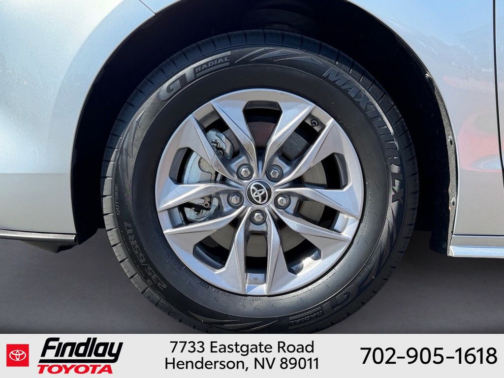 Used 2025 Toyota Sienna Van