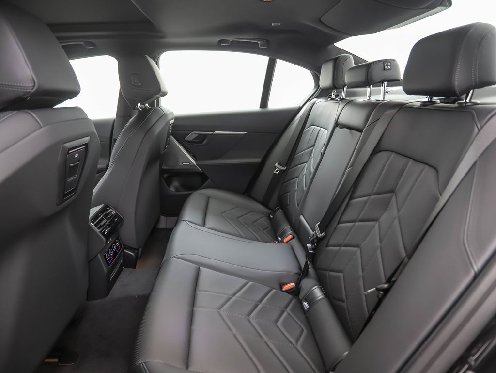 Thumbnail: 2026 BMW 5 Series - 22