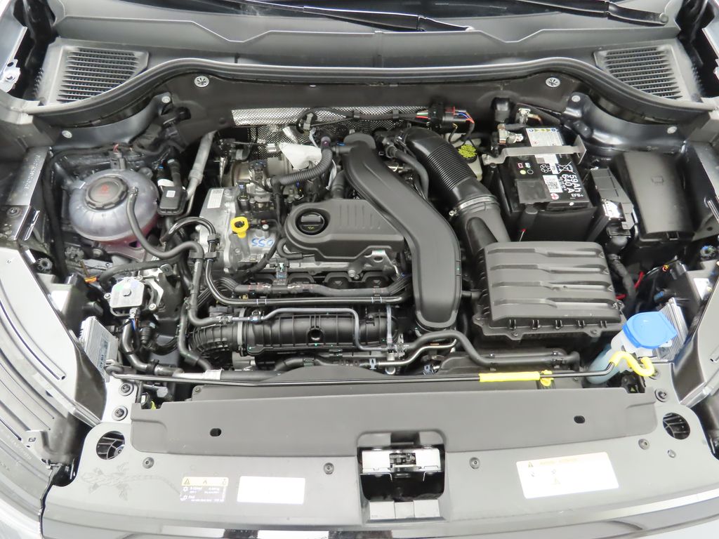 2025 Volkswagen Taos SE 30