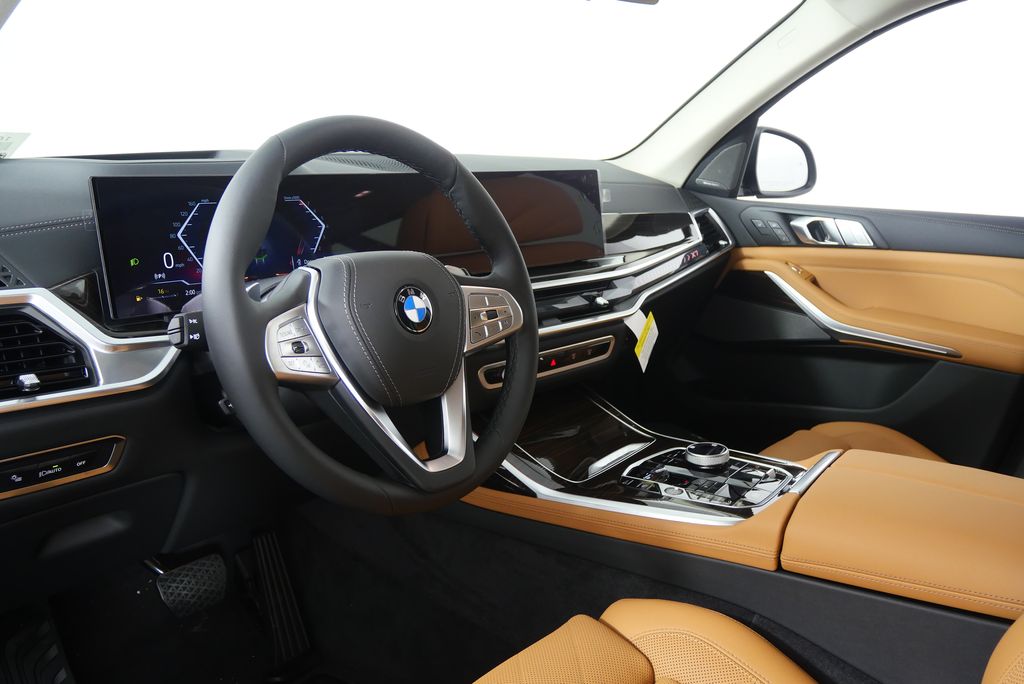 Thumbnail: 2026 BMW X7 - 13