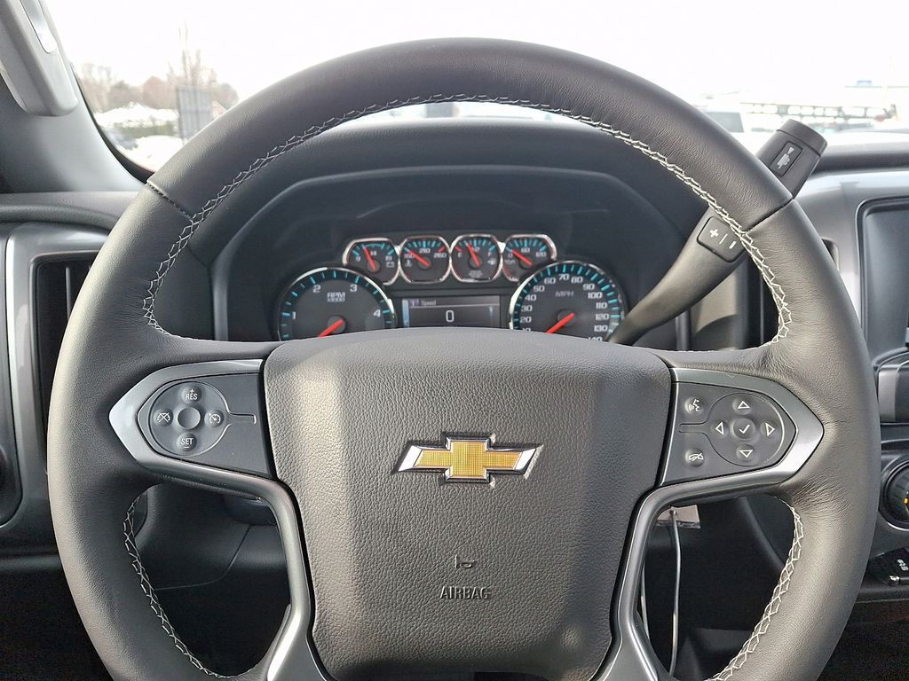 2024 Chevrolet Silverado 5500HD 1LT - 11