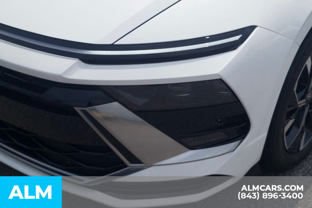 Certified Used 2025 White Hyundai SEL image 11
