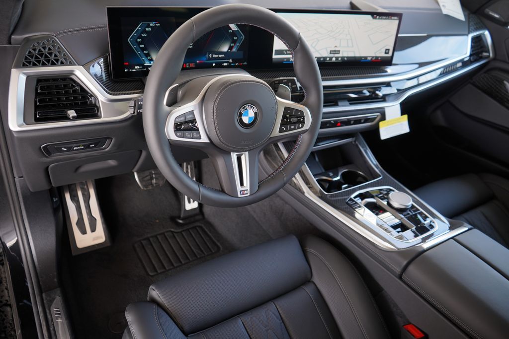 2025 BMW X7 M60i 12