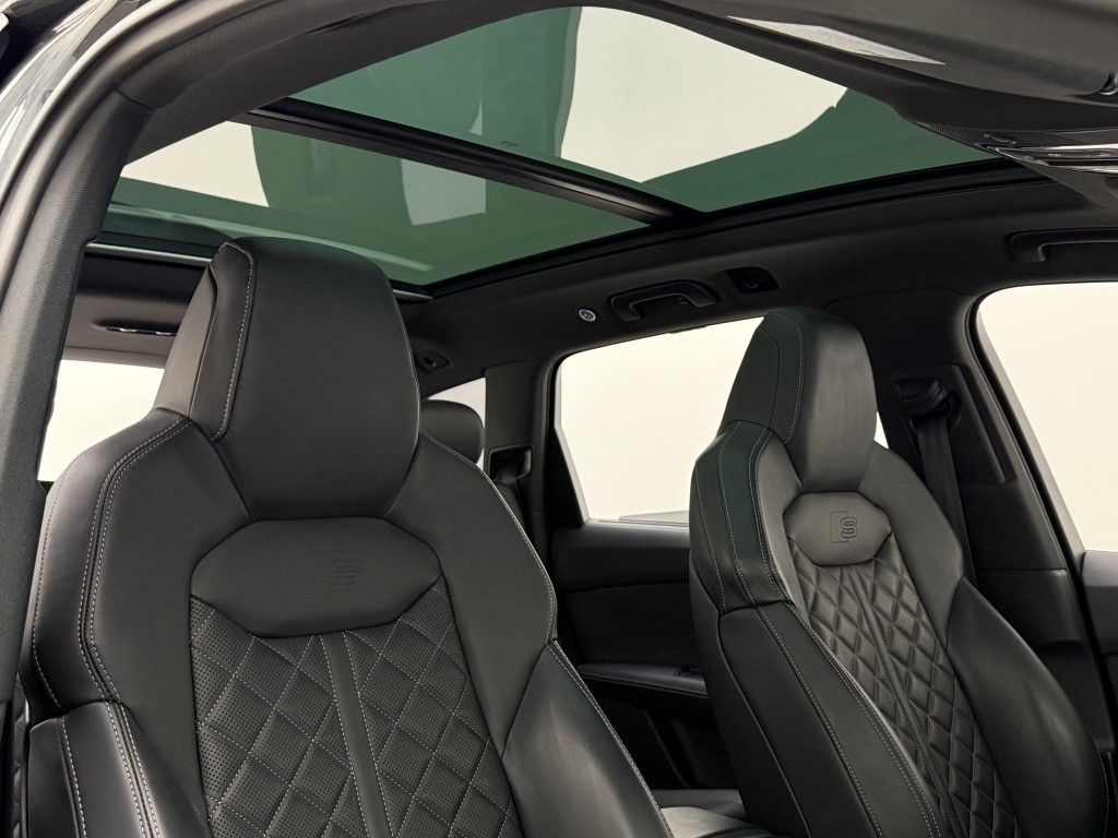 Thumbnail: 2021 Audi SQ7 - 26