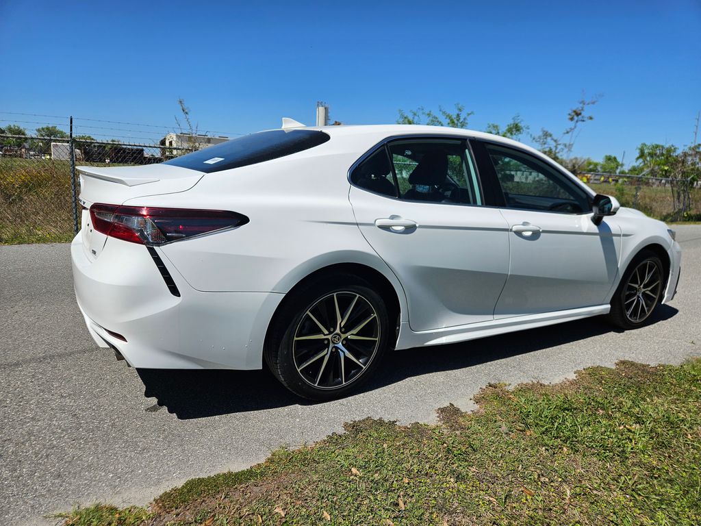 2022 Toyota Camry SE 5