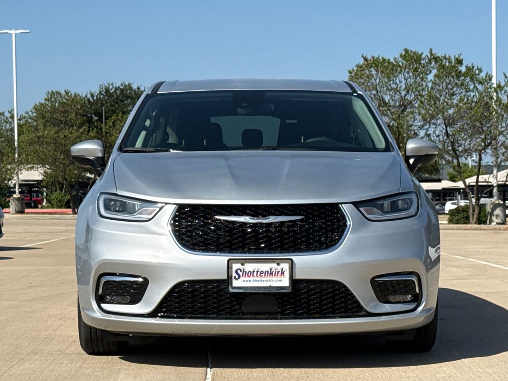 Used 2023 Chrysler Pacifica Van