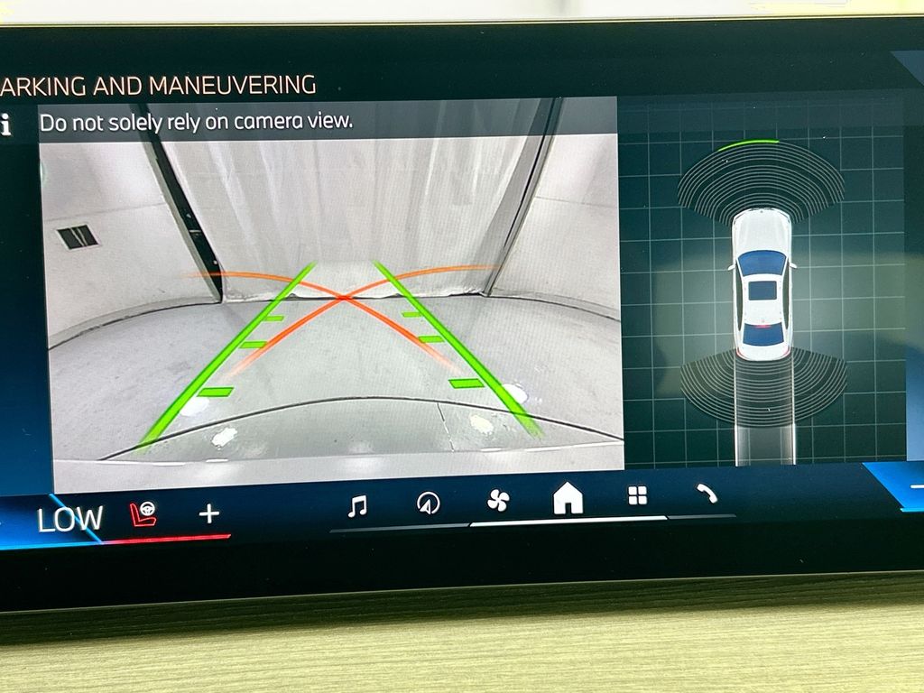 Thumbnail: 2025 BMW 3 Series - 15