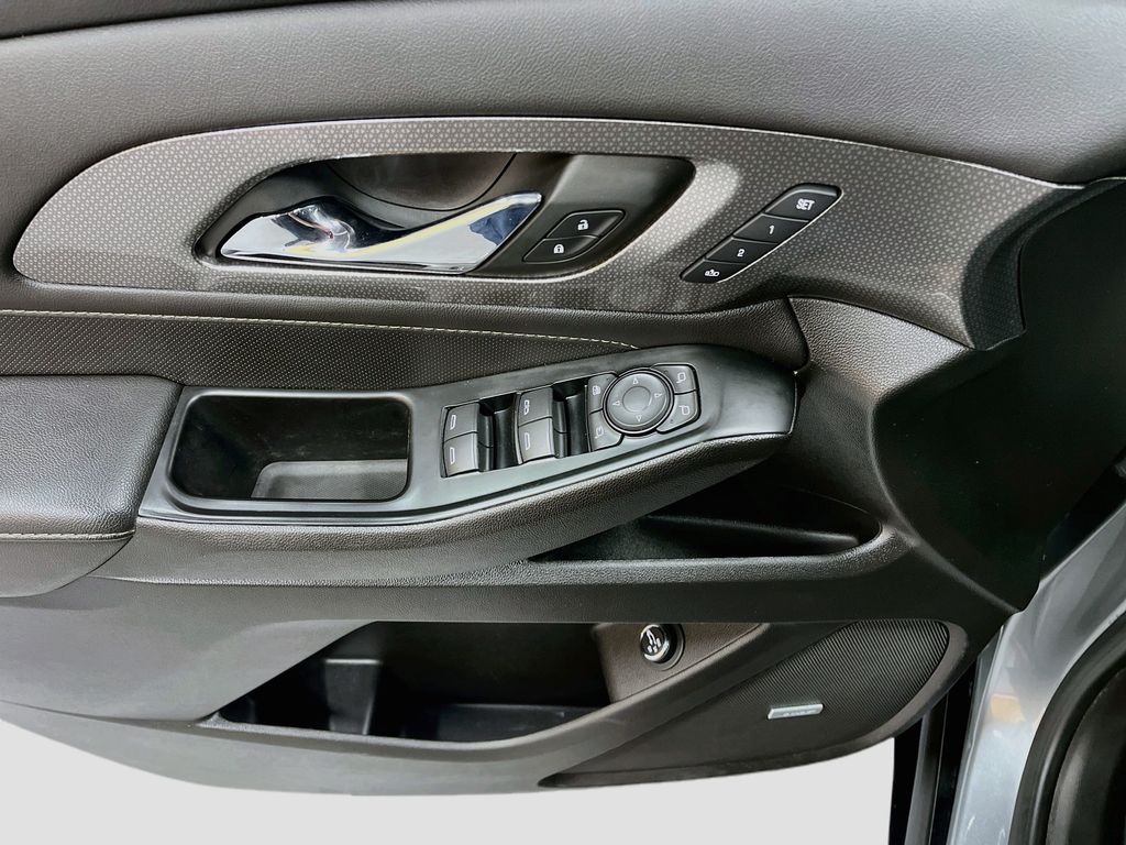 Used 2023 Sterling Gray Metallic Chevrolet Premier image 18