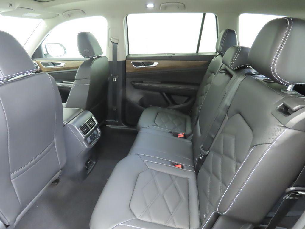 Thumbnail: 2026 Volkswagen Atlas - 21