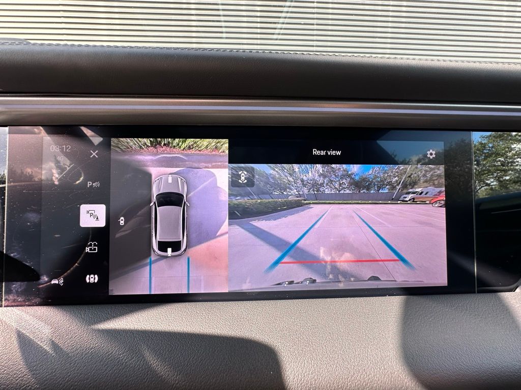 Thumbnail: 2025 Porsche Macan - 29