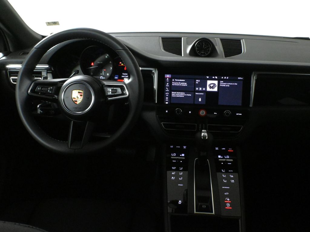 Thumbnail: 2025 Porsche Macan - 17
