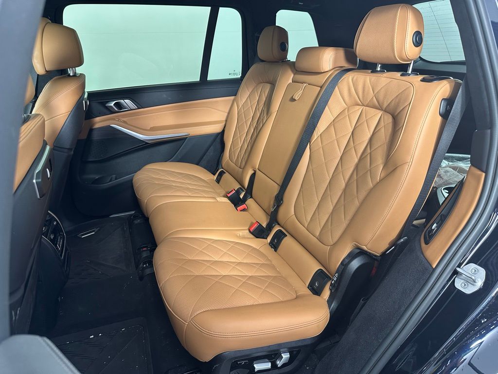 Thumbnail: 2023 BMW X7 - 25