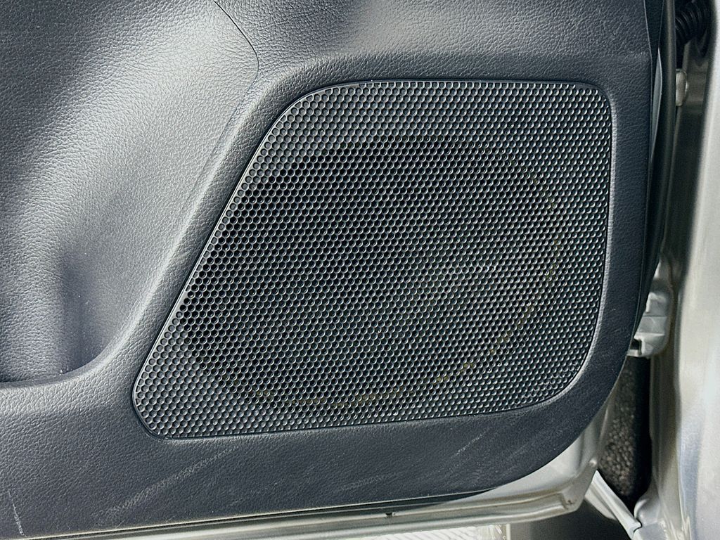 Thumbnail: 2020 Toyota Tacoma - 18