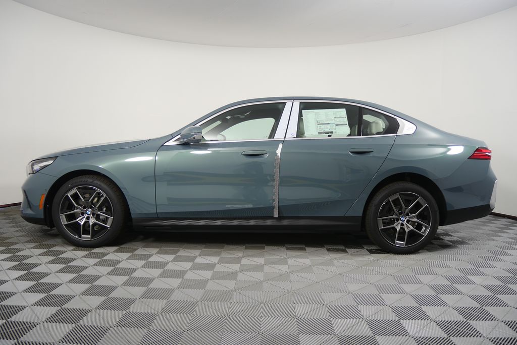 Thumbnail: 2026 BMW i5 - 6