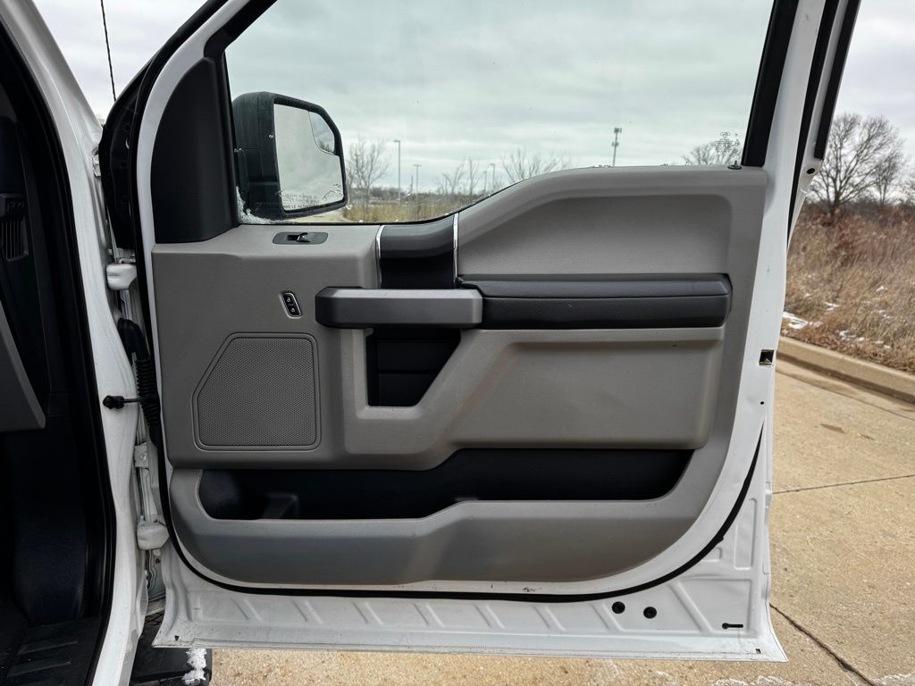 2019 Ford F-150 XLT photo