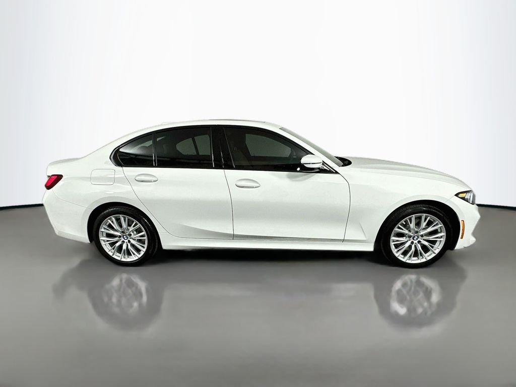 Thumbnail: 2023 BMW 3 Series - 4