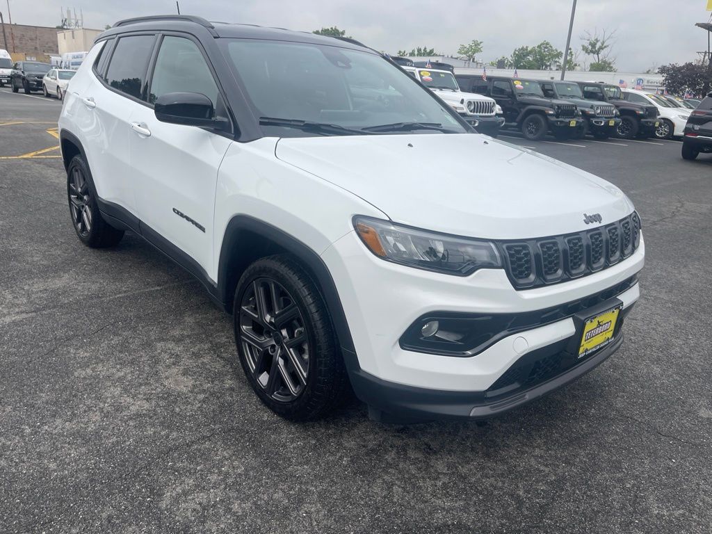 Bright White Clearcoat 2026 Jeep Compass SUV / Crossover Four-Wheel Drive 8-Speed Automatic