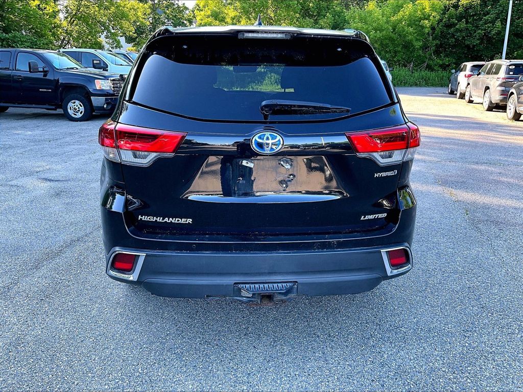 2019 Toyota Highlander Hybrid — photo 10