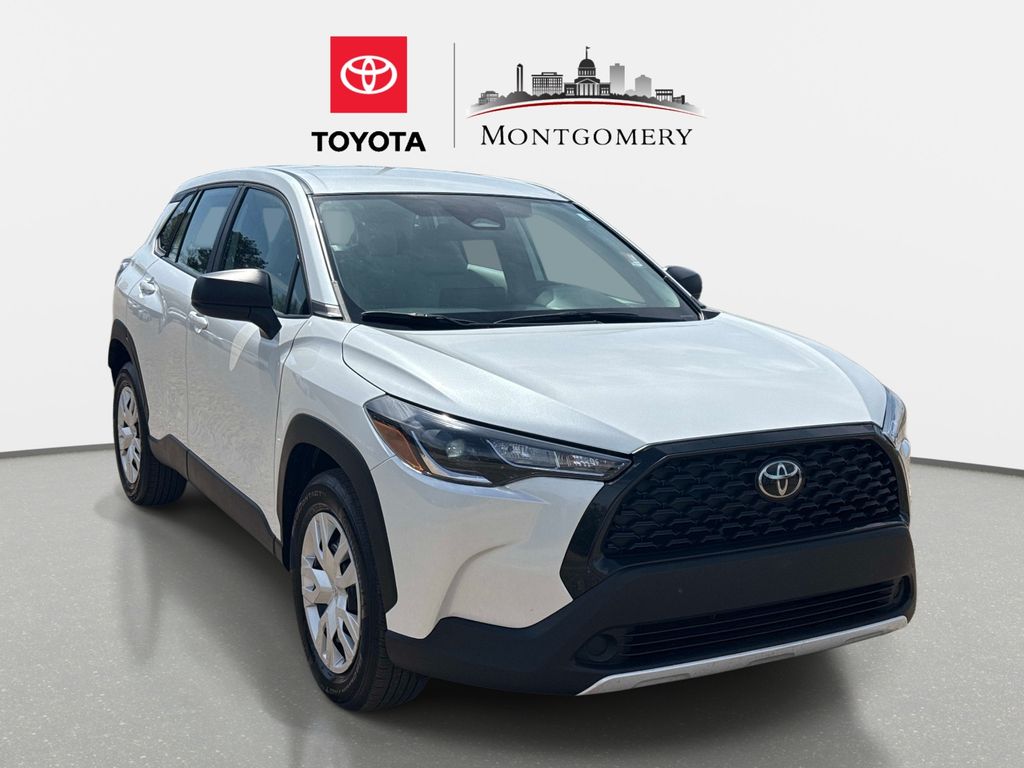 White (Wind Chill Pearl) 2024 Toyota Corolla Cross L FWD SUV / Crossover Front-Wheel Drive Continuously Variable Transmission