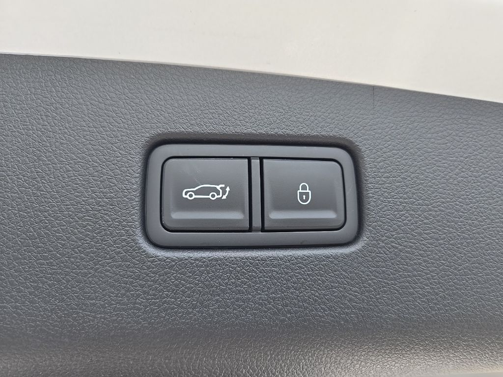 Thumbnail: 2026 Genesis GV70 - 27