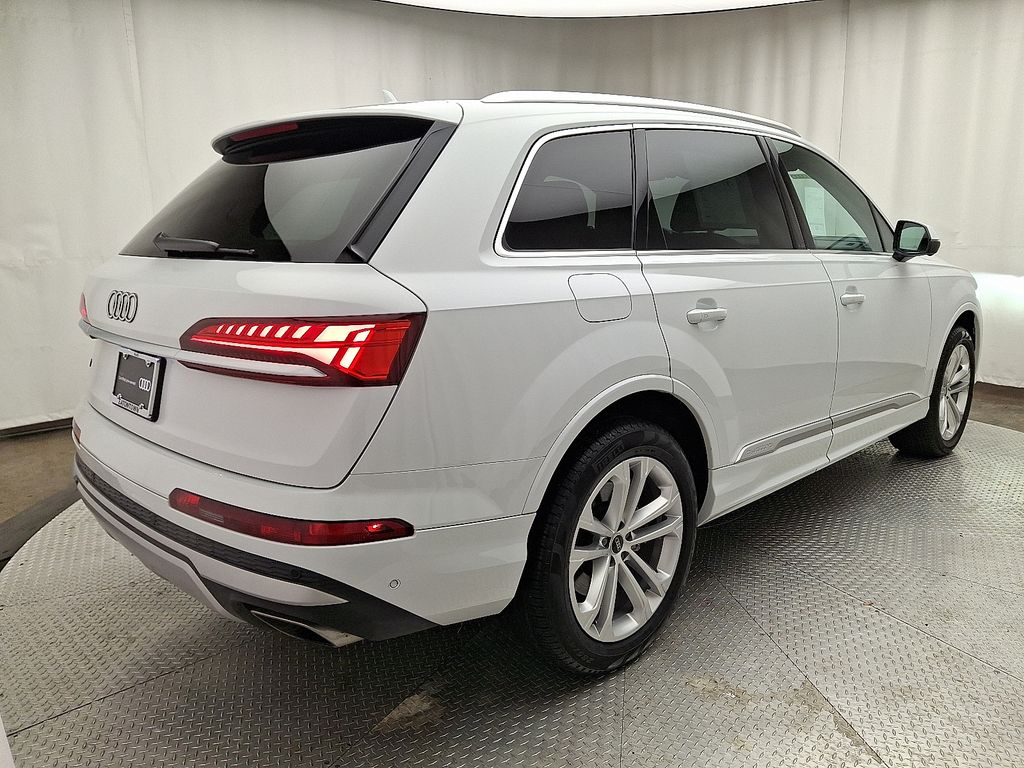 Thumbnail: 2025 Audi Q7 - 4
