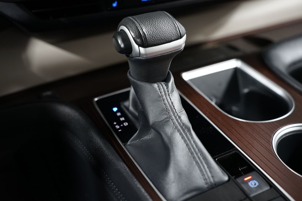 2022 Toyota Sienna XLE 21