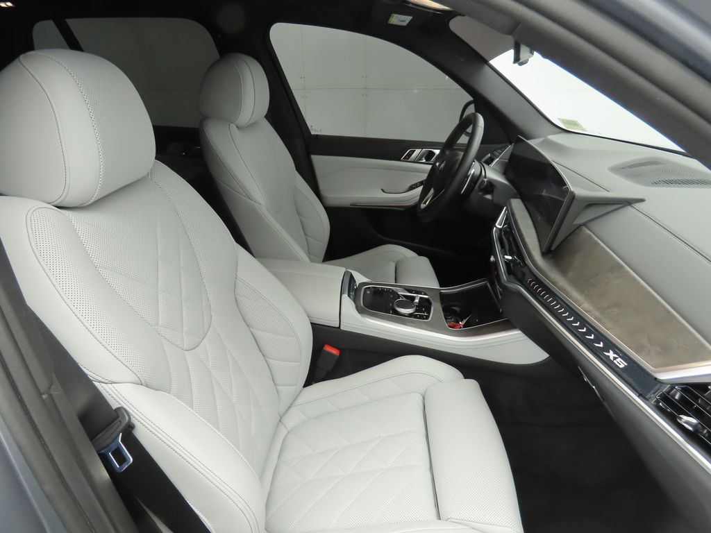 Thumbnail: 2024 BMW X5 - 21