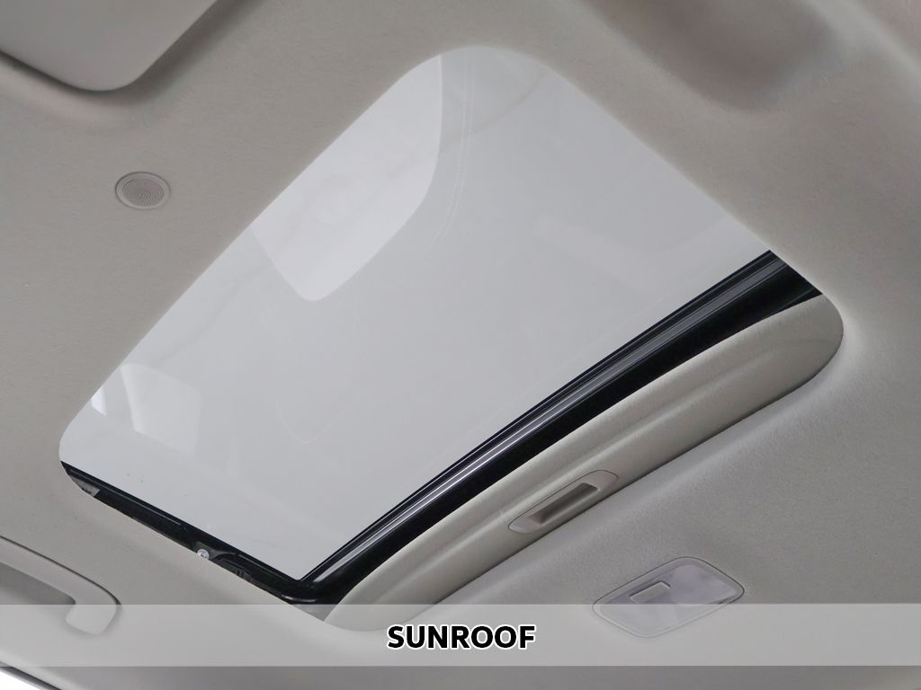 Used 2026 White Hyundai SEL image 3