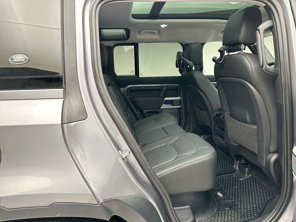 2023 Land Rover Defender 110 7