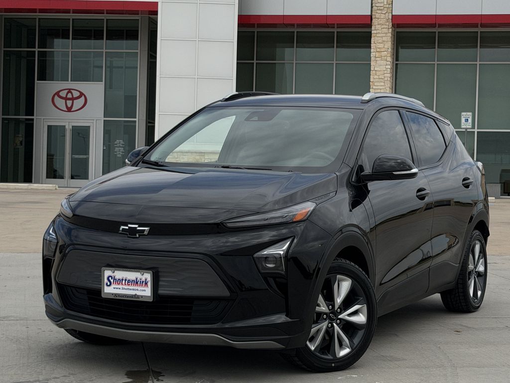 Used 2022 Chevrolet Bolt EUV LT with VIN 1G1FY6S06N4102883 for sale in Hudson Oaks, TX