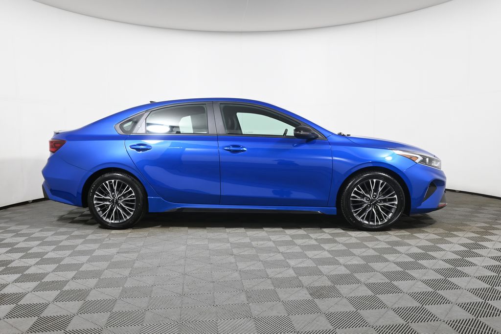 Thumbnail: 2023 Kia Forte - 8