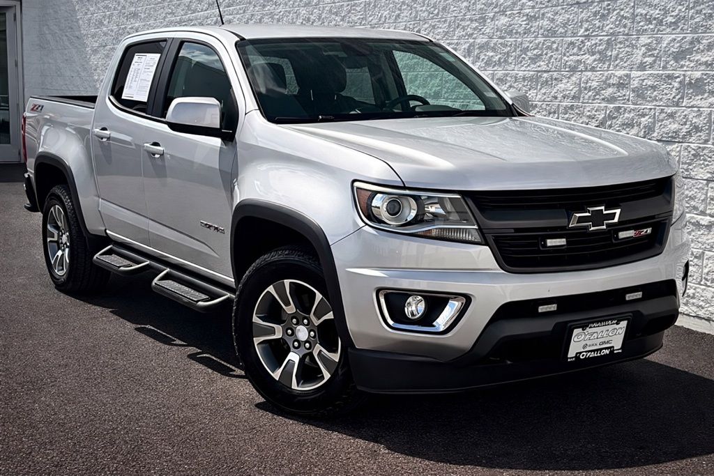 Silver Ice Metallic 2018 Chevrolet Colorado Z71 Crew Cab 4WD Pickup Truck Four-Wheel Drive 8-Speed Automatic