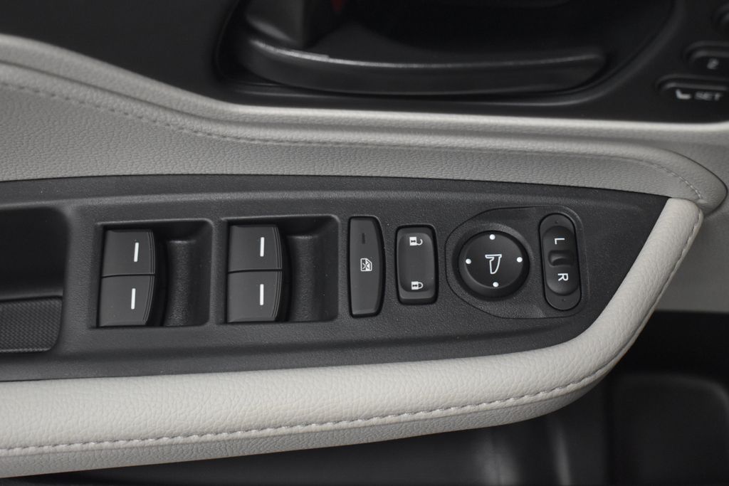 2025 Honda Odyssey EX-L 9