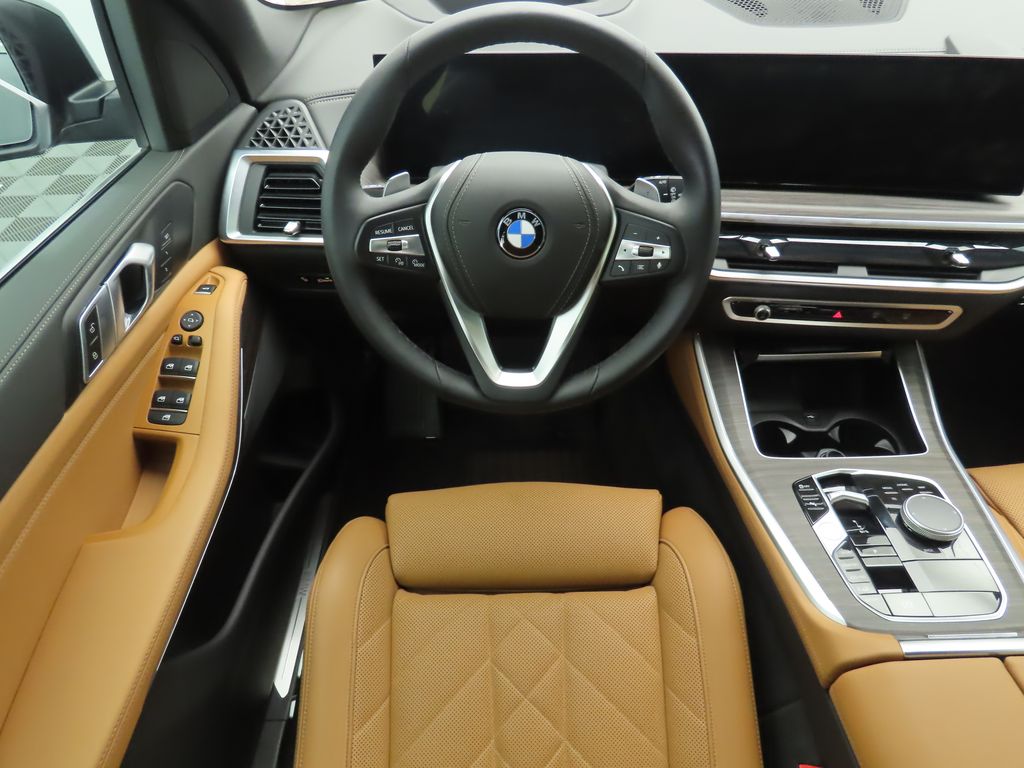 Thumbnail: 2024 BMW X5 - 10