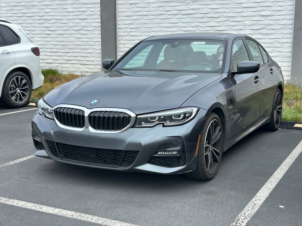 Thumbnail: 2022 BMW 3 Series - 2