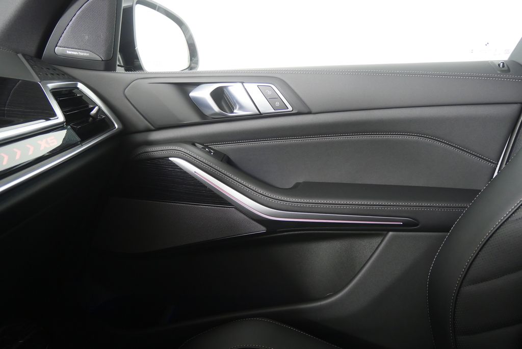 Thumbnail: 2026 BMW X5 - 24