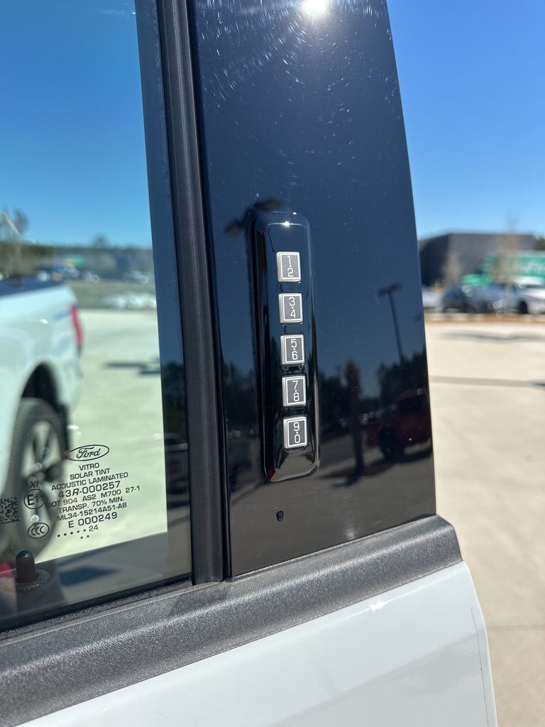 2024 Avalanche Ford F-150 Lightning Platinum AWD Truck