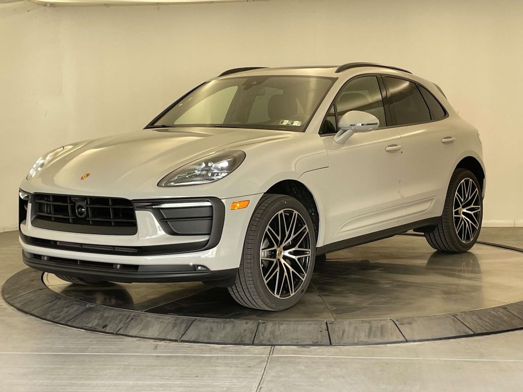 Chalk 2026 Porsche Macan SUV / Crossover  7-Speed Automatic