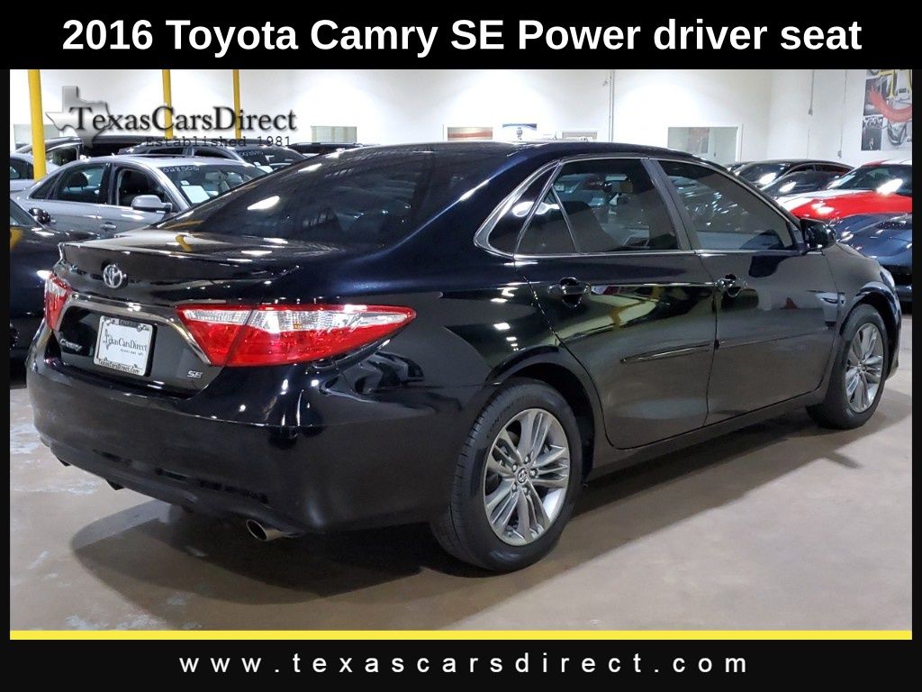 2016 Toyota Camry SE 10