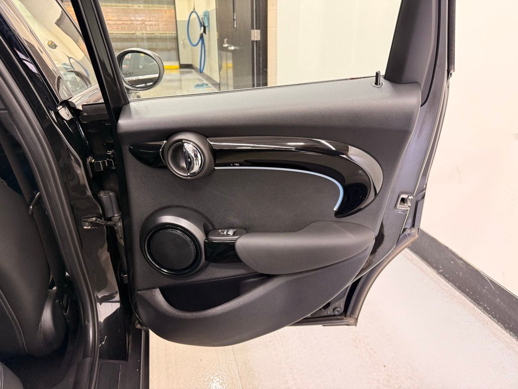 Thumbnail: 2023 MINI Cooper - 24