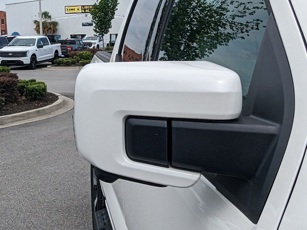 2025 Ford F-150 Lightning Platinum