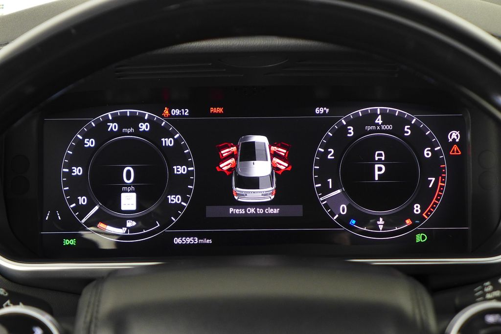 Thumbnail: 2021 Land Rover Range Rover - 28