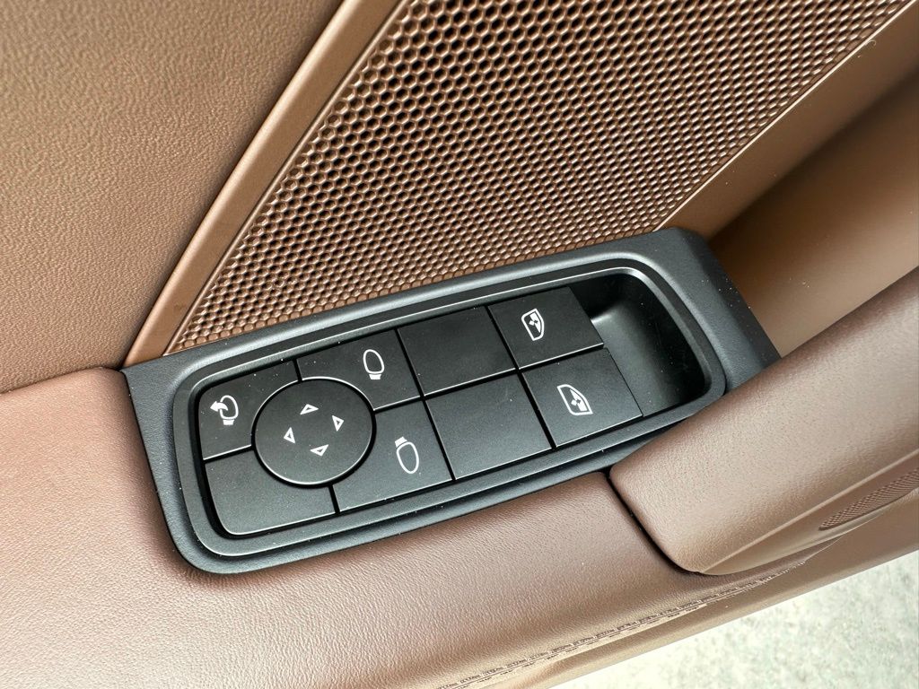 Thumbnail: 2026 Porsche 911 - 20